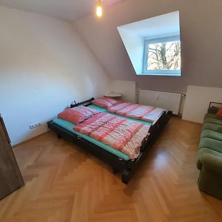 Idyllische Penthouse-wohnung In Super Lage *
